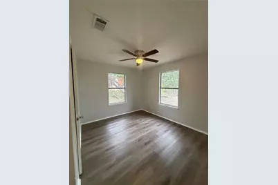 509 Central Avenue #B, Elgin, TX 78621 - Photo 13
