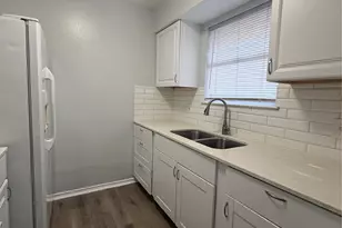 509 Central Ave, Elgin, TX 78621 - Photo 7
