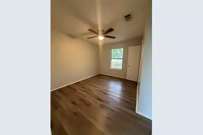 509 Central Avenue #B, Elgin, TX 78621 - Photo 11