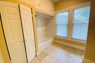 521 E Live Oak St, Austin, TX 78704 - Photo 11