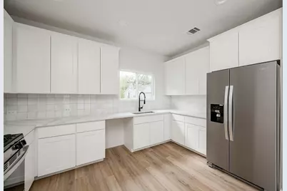 1004 Ellingson Lane #2, Austin, TX 78751 - Photo 5