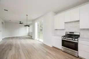 1004 Ellingson Ln, Austin, TX 78751 - Photo 7