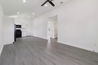 1087 Schubert Lane #E, Kyle, TX 78640 - Photo 5