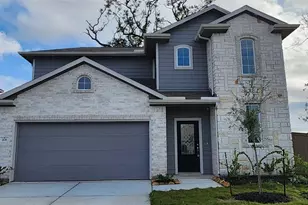 201 Water Grass Trl, Clute, TX 77531 - Photo 1