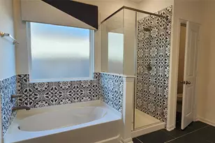 201 Water Grass Trl, Clute, TX 77531 - Photo 5