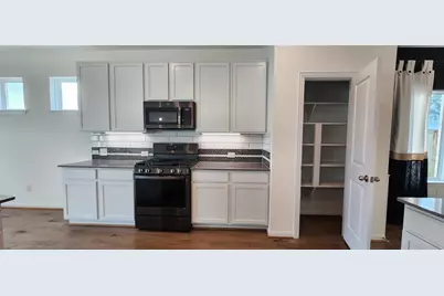 201 Water Grass Trail, Clute, TX 77531 - Photo 11