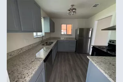 1009 Bowie Street, Lockhart, TX 78644 - Photo 19
