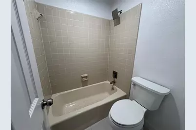 1009 Bowie Street, Lockhart, TX 78644 - Photo 21