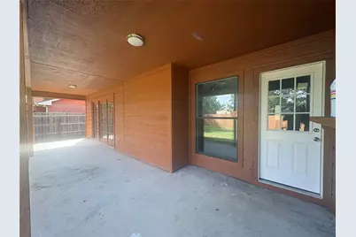 1009 Bowie Street, Lockhart, TX 78644 - Photo 7