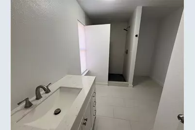 1009 Bowie Street, Lockhart, TX 78644 - Photo 27