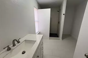 1009 Bowie St, Lockhart, TX 78644 - Photo 27