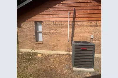 1009 Bowie Street, Lockhart, TX 78644 - Photo 5