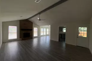 1009 Bowie St, Lockhart, TX 78644 - Photo 17