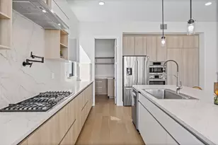 1020 Mountain Leather Dr, Horseshoe Bay, TX 78657 - Photo 9