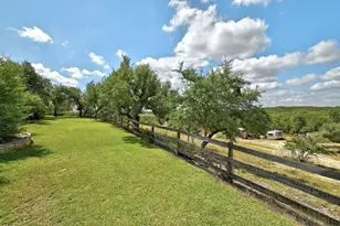 8075 Mt Sharp Rd, Wimberley, TX 78676 - Photo 29