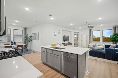 436 Lucky Avenue, Elgin, TX 78621 - Photo 7