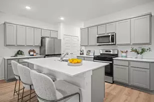 436 Lucky Ave, Elgin, TX 78621 - Photo 5