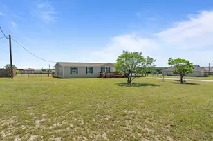 901 Thousand Oaks Trail, Liberty Hill, TX 78642 - Photo 17