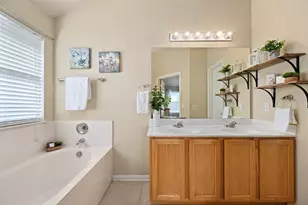 122 Holland St, Hutto, TX 78634 - Photo 21