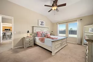 122 Holland St, Hutto, TX 78634 - Photo 19
