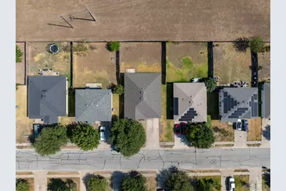 122 Holland Street, Hutto, TX 78634 - Photo 33