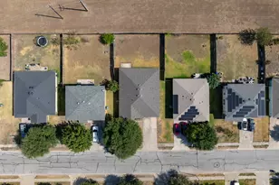 122 Holland St, Hutto, TX 78634 - Photo 33