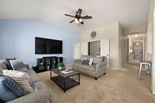 122 Holland St, Hutto, TX 78634 - Photo 5