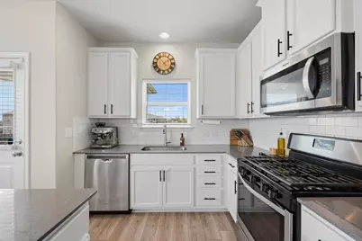 10832 Jameson Drive, Austin, TX 78747 - Photo 11