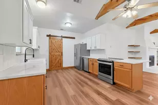 117 Co Rd 407, Spicewood, TX 78669 - Photo 7