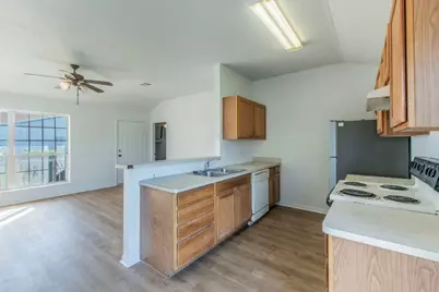 902 S 24th Street, Temple, TX 76501 - Photo 5