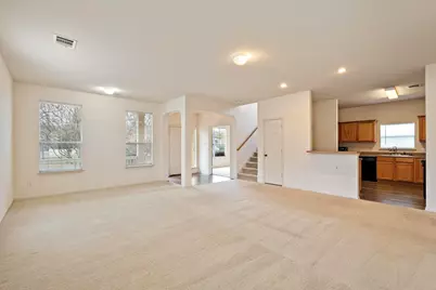 570 Hogan, Kyle, TX 78640 - Photo 5