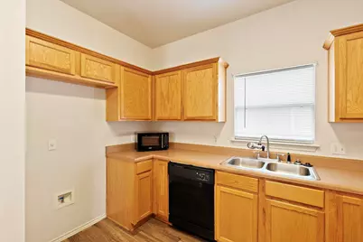 570 Hogan, Kyle, TX 78640 - Photo 9