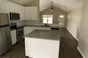 618 Oak Ln, Cottonwood Shores, TX 78657 - Photo 7