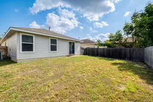 17813 Honey Locust Ln, Elgin, TX 78621 - Photo 19