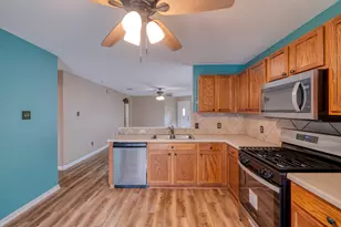 17813 Honey Locust Ln, Elgin, TX 78621 - Photo 9