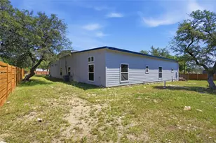 17621 Stacey Ln, Lago Vista, TX 78645 - Photo 5