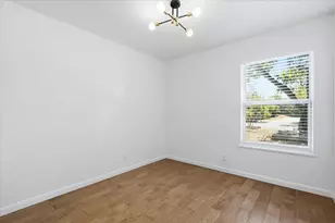 7510 Carriage Dr, Austin, TX 78752 - Photo 27