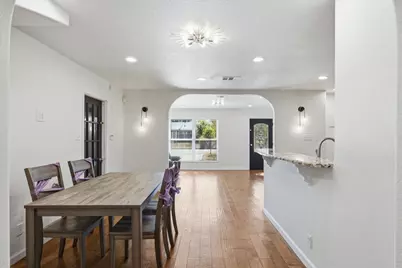 7510 Carriage Drive, Austin, TX 78752 - Photo 7