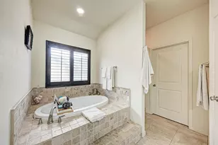 2605 Indian Creek Rd, Austin, TX 78734 - Photo 15