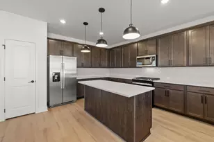 208 Daniels Dusty Trl, Georgetown, TX 78626 - Photo 5