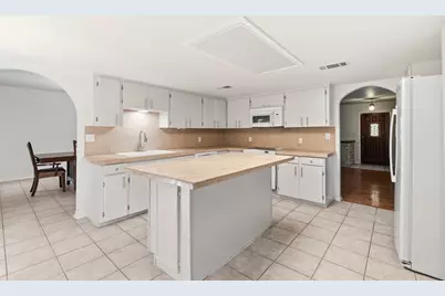 606 Rolling Hills Road, Liberty Hill, TX 78642 - Photo 13