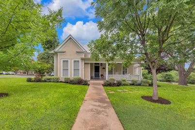 403 E 4th Street, Georgetown, TX 78626 - Photo 9