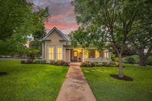 403 E 4th St, Georgetown, TX 78626 - Photo 1