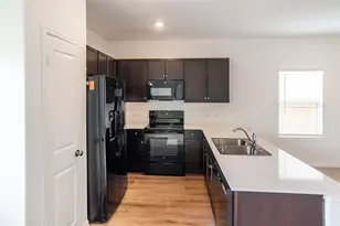 112 Dollars Dr, Jarrell, TX 76537 - Photo 5