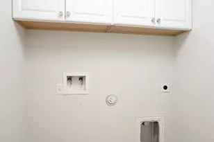 221 Belford St, Georgetown, TX 78628 - Photo 9