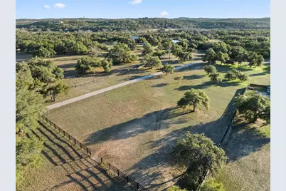 2560 Bell Springs Road, Dripping Springs, TX 78620 - Photo 31