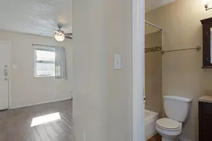 2401 Manor Rd, Austin, TX 78722 - Photo 27