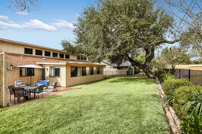 9016 Balcones Club Drive, Austin, TX 78750 - Photo 27