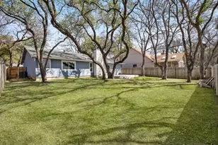 4305 Yucatan Ln, Austin, TX 78727 - Photo 31