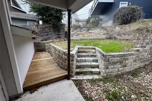 2708 Oak Springs Dr, Austin, TX 78702 - Photo 11